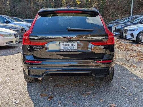 2023 Volvo XC60 B5 Plus Dark Theme