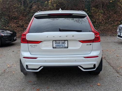 2023 Volvo XC60 B5 Ultimate Dark Theme