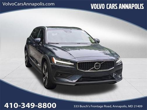 2024 Volvo V60 Cross Country B5 Plus
