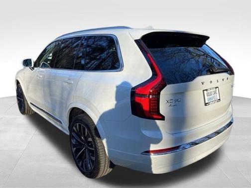 2026 Volvo XC90 Plug-In Hybrid T8 Plus 7-Seater