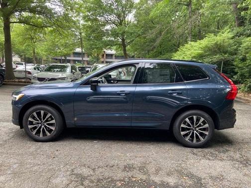 2025 Volvo XC60 B5 Plus