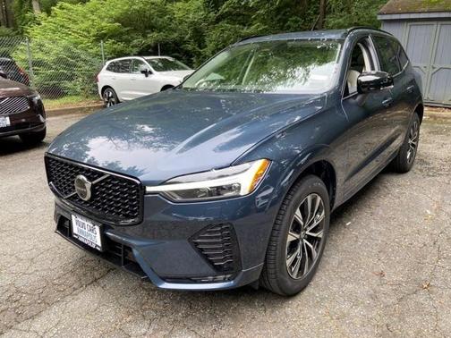 2025 Volvo XC60 B5 Plus