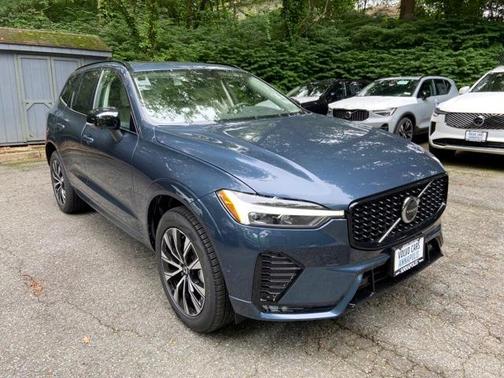 2025 Volvo XC60 B5 Plus