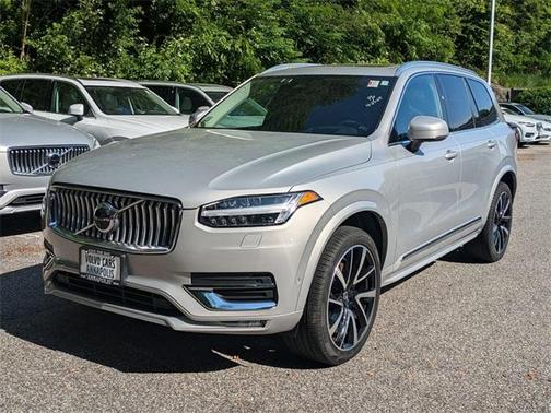 2023 Volvo XC90 B5 Plus