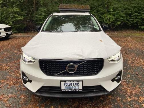 2026 Volvo XC40 B5 Plus