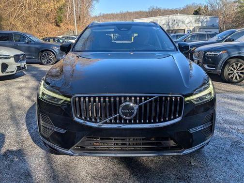 2023 Volvo XC60 B5 Ultimate Bright Theme