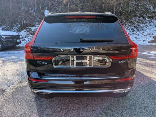2023 Volvo XC60 B5 Ultimate Bright Theme