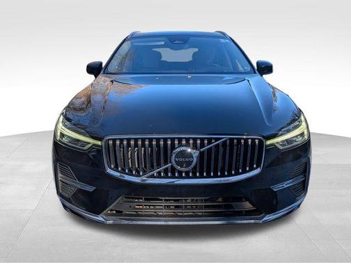 2023 Volvo XC60 B5 Ultimate Bright Theme