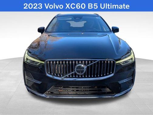 2023 Volvo XC60 B5 Ultimate Bright Theme