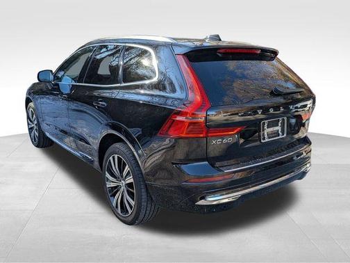 2023 Volvo XC60 B5 Ultimate Bright Theme