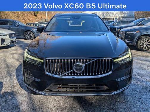 2023 Volvo XC60 B5 Ultimate Bright Theme