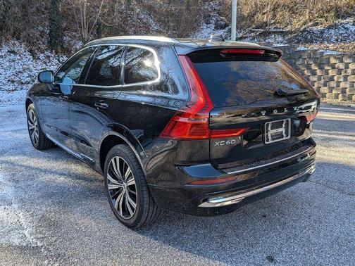 2023 Volvo XC60 B5 Ultimate Bright Theme