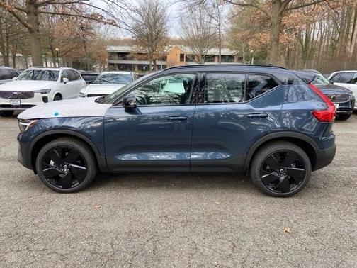 2026 Volvo EX40 Twin Motor Ultra Black Edition