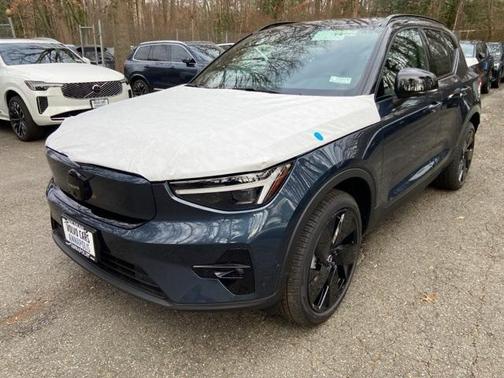 2026 Volvo EX40 Twin Motor Ultra Black Edition