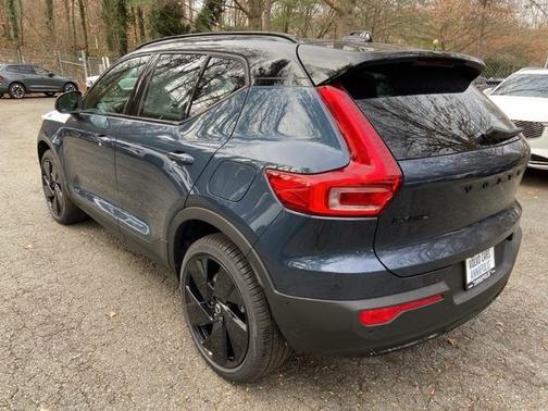 2026 Volvo EX40 Twin Motor Ultra Black Edition