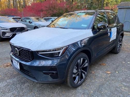2026 Volvo XC40 B5 Ultra