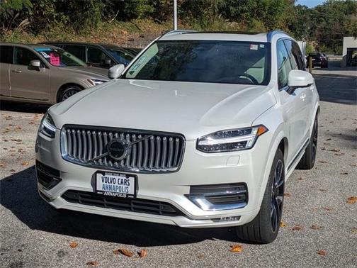 2024 Volvo XC90 B6 Plus Bright Theme 7-Seater