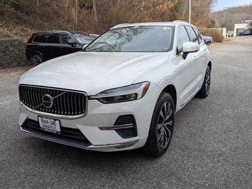 2023 Volvo XC60 B5 Plus Bright Theme