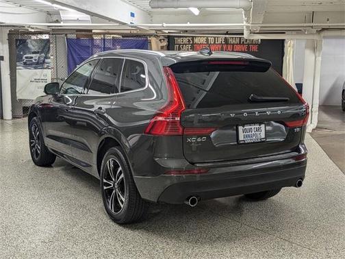 2021 Volvo XC60 T5 Momentum