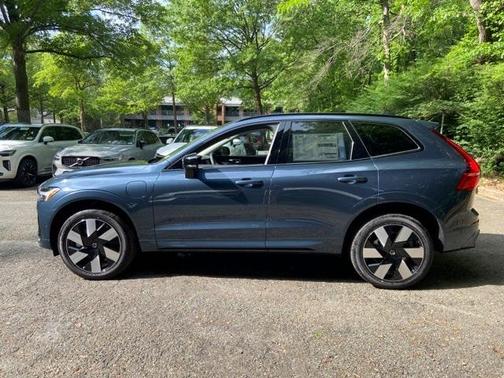 2025 Volvo XC60 Plug-In Hybrid T8 Plus