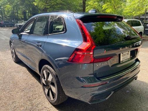 2025 Volvo XC60 Plug-In Hybrid T8 Plus