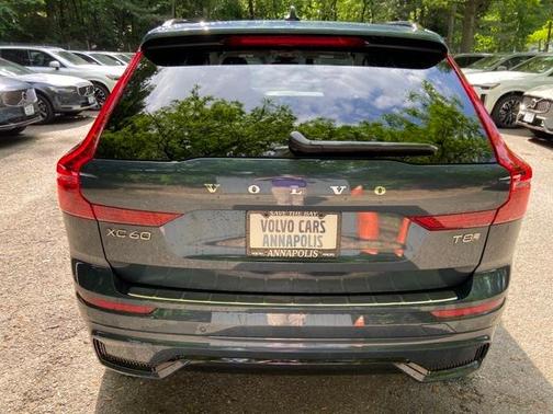 2025 Volvo XC60 Plug-In Hybrid T8 Plus