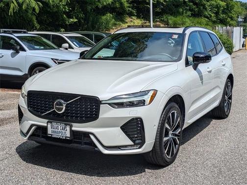 2025 Volvo XC60 B5 Ultra