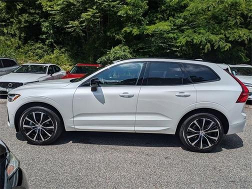 2025 Volvo XC60 B5 Ultra