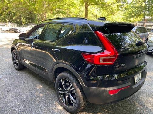2026 Volvo XC40 B4 Core