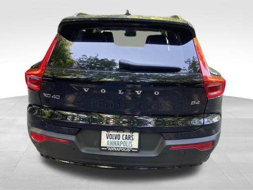 2026 Volvo XC40 B4 Core