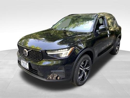 2026 Volvo XC40 B4 Core