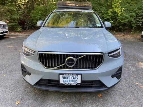 2025 Volvo XC40 B5 Plus Bright Theme