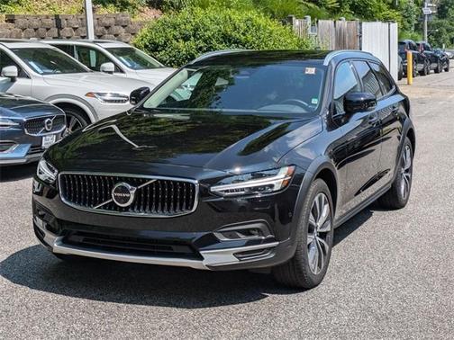 2024 Volvo V90 Cross Country B6 Plus