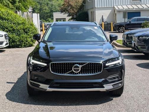 2024 Volvo V90 Cross Country B6 Plus