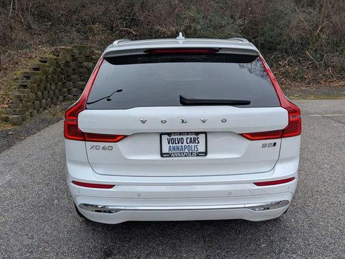 2023 Volvo XC60 B5 Plus Bright Theme