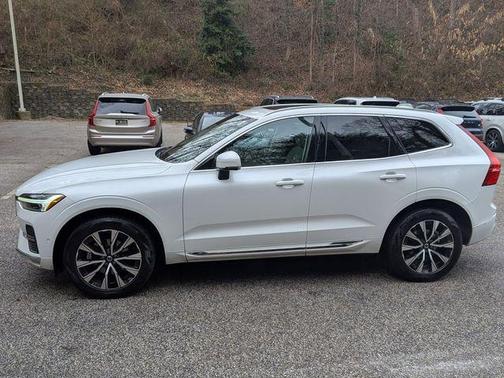 2023 Volvo XC60 B5 Plus Bright Theme