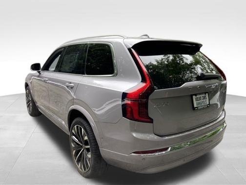 2026 Volvo XC90 B6 Plus 6-Seater