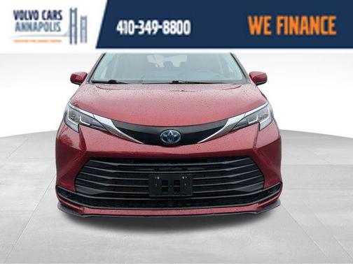 2022 Toyota Sienna LE