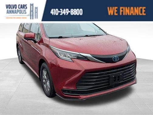 2022 Toyota Sienna LE