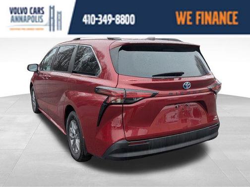 2022 Toyota Sienna LE