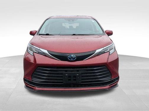 2022 Toyota Sienna LE