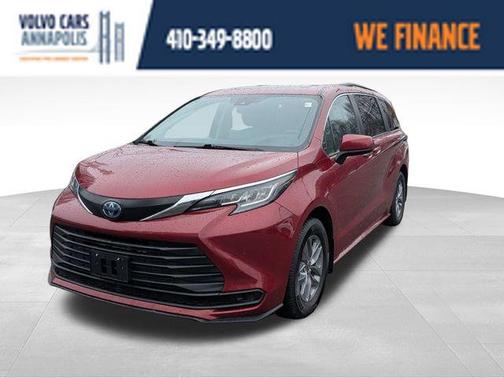 2022 Toyota Sienna LE