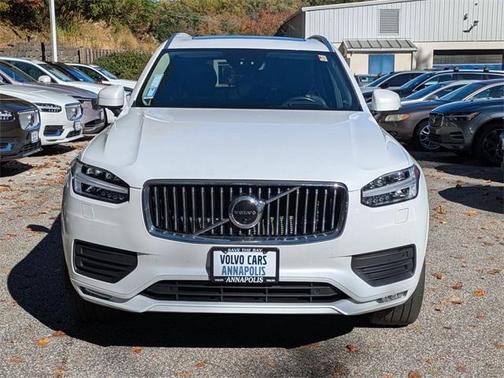2022 Volvo XC90 T6 Momentum 7 Passenger