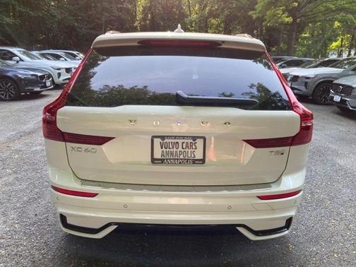 2025 Volvo XC60 Plug-In Hybrid T8 Plus