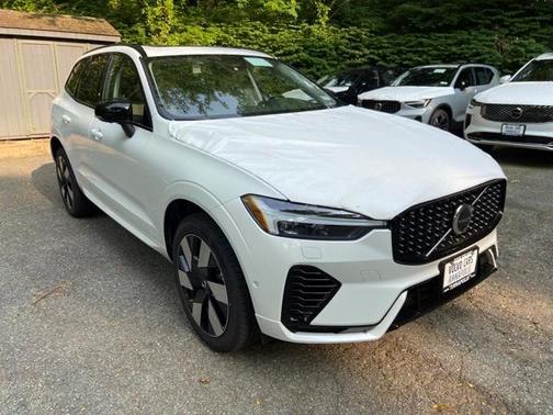 2025 Volvo XC60 Plug-In Hybrid T8 Plus