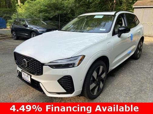 2025 Volvo XC60 Plug-In Hybrid T8 Plus