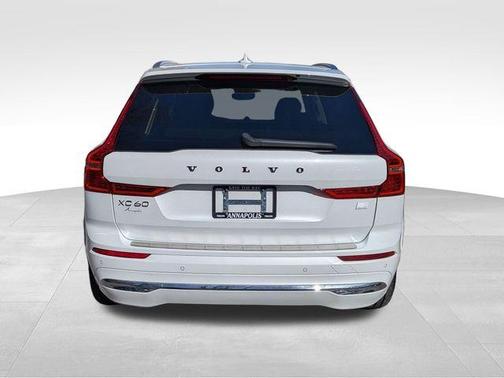 2023 Volvo XC60 Recharge Plug-In Hybrid T8 Ultimate Bright Theme