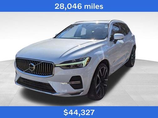 2023 Volvo XC60 Recharge Plug-In Hybrid T8 Ultimate Bright Theme