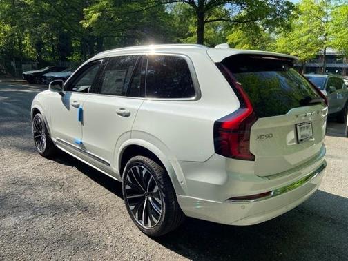 2025 Volvo XC90 Plug-In Hybrid T8 Plus 7-Seater