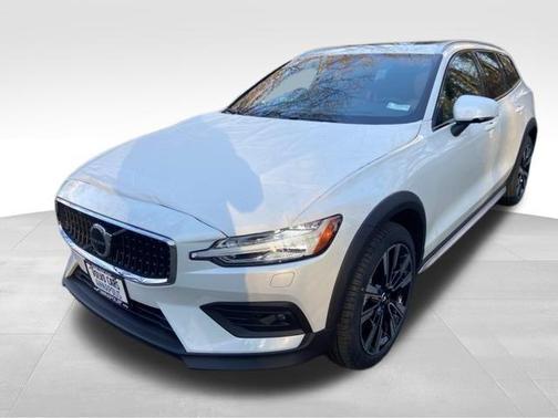 2026 Volvo V60 Cross Country B5 Ultra